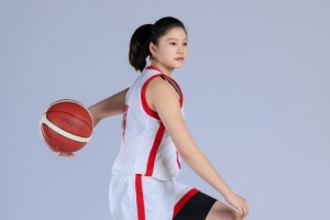 亮点突出！U17李沅珊首节三分5中3得到9分1板1助1断