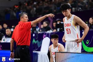 解说：杨瀚森8月为国出征没问题 因为后面两个窗口期他都打不了