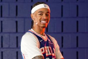 今年22号秀菲隆是詹姆斯最年轻的队友 两人相差7634天！