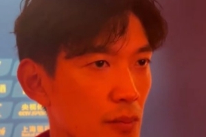 颜骏凌：德比战更多比的是心态，赛前看到名单觉得马纳法踢右边