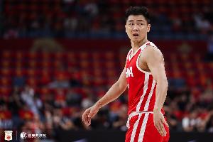 媒体人：高诗岩离队可能是教练满意年轻人的表现或赵睿将要归队